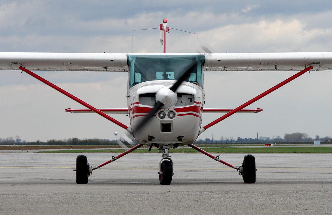 Cessna 150M Pannonia Pilot School 9A-DML Osijek_Klisa (OSI/LDOS) March_30_2012