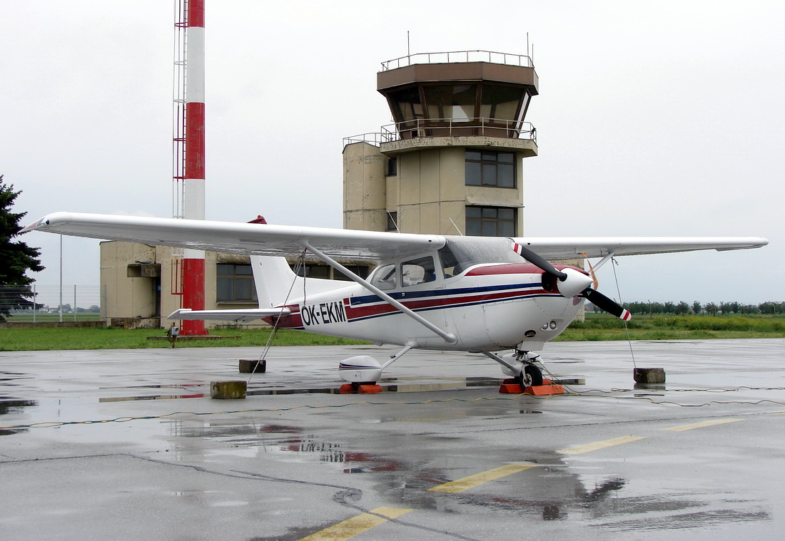 Reims Cessna FR172J Reims Rocket Elmontex Air OK-EKM Osijek_Klisa (LDOS) May_14_2012.