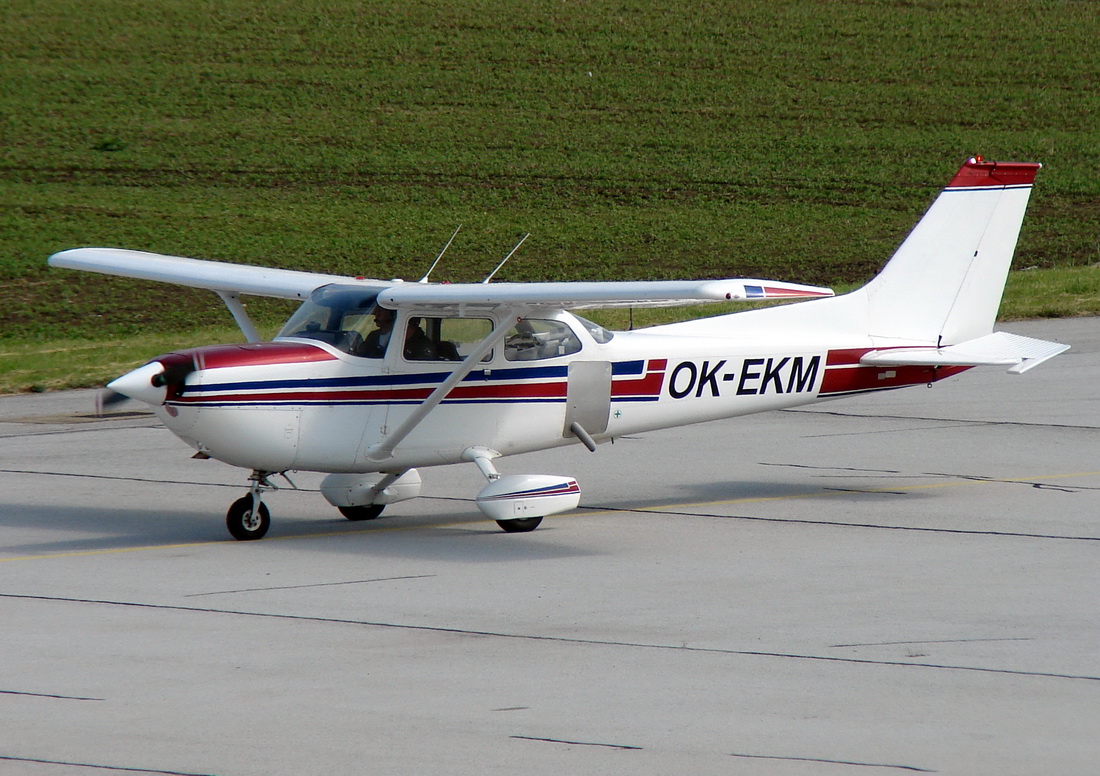 Reims Cessna FR172J Reims Rocket Elmontex Air OK-EKM Osijek_Klisa (LDOS) May_16_2012.