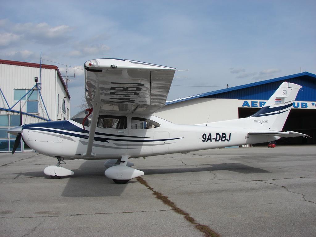 Cessna 182 Untitled 9A-DBJ Osijek-Čepin (OSI/LDOC) March_28_2009