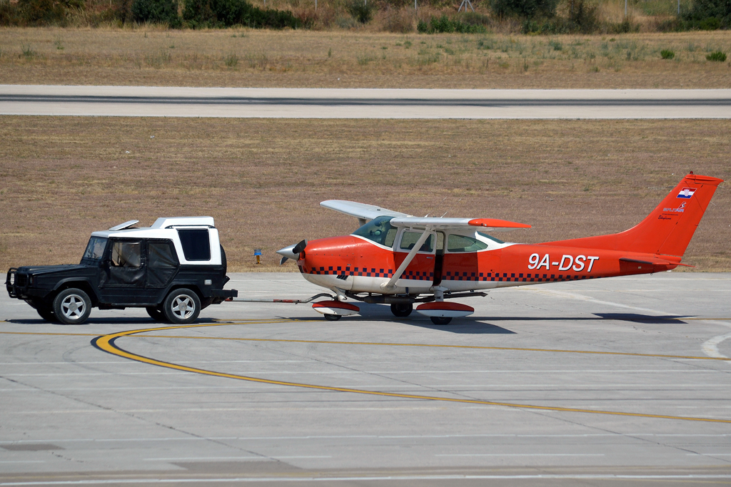 Cessna 182P Skylane Split Air 9A-DST Split_Resnik (SPU/LDSP) August_15_2012