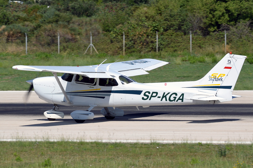 Cessna 172SP Skyhawk Private SP-KGA Split_Resnik (SPU/LDSP) August_6_2011