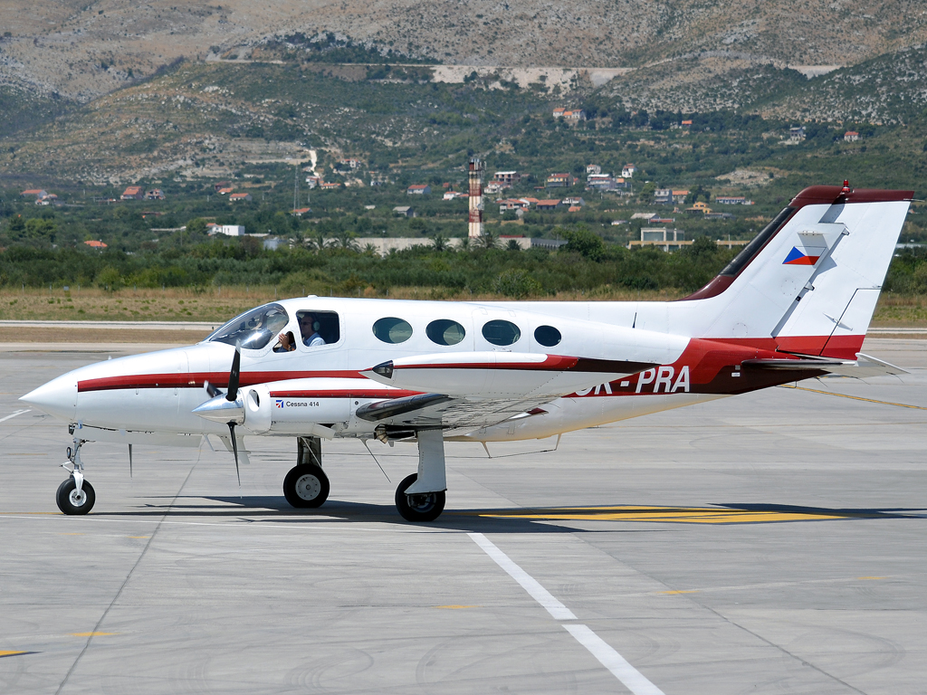 Cessna 414 Private OK-PRA Split_Resnik (SPU/LDSP) August_03_2012