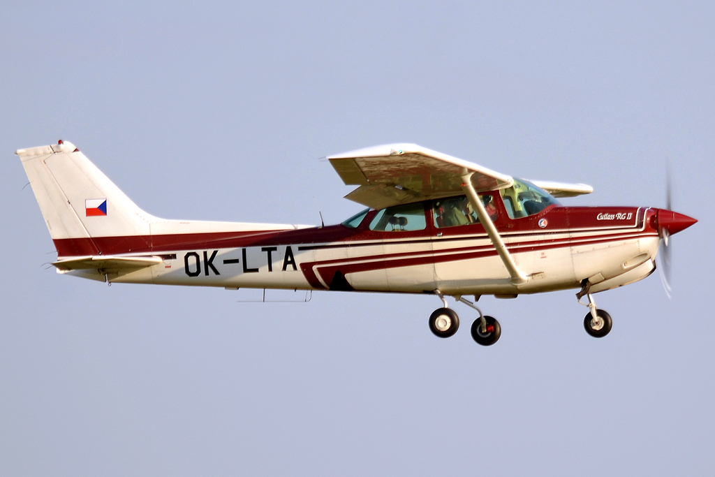 Cessna 172RG Cutlass II Aeroklub Letnany OK-LTA Prague_Letnany (LKLT) September_17_2011