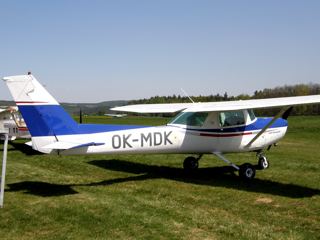 Cessna 152 Letecke Centrum Ceske Republiky OK-MDK Plzen_Plasy (LKPS) May_01_2011