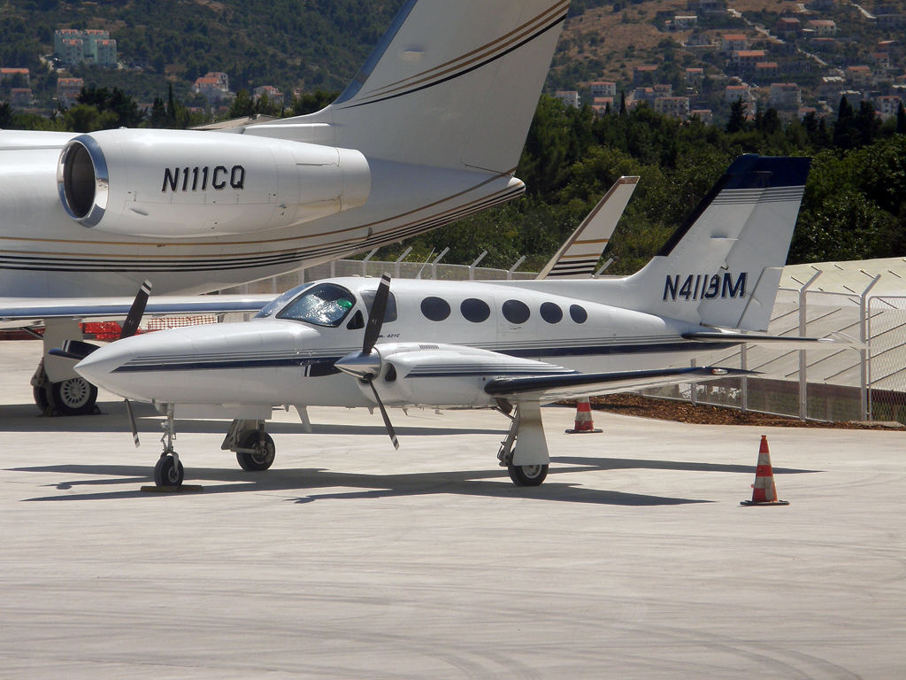 Cessna 421 Golden Eagle Untitled N4119M Split_Resnik July_28_2010