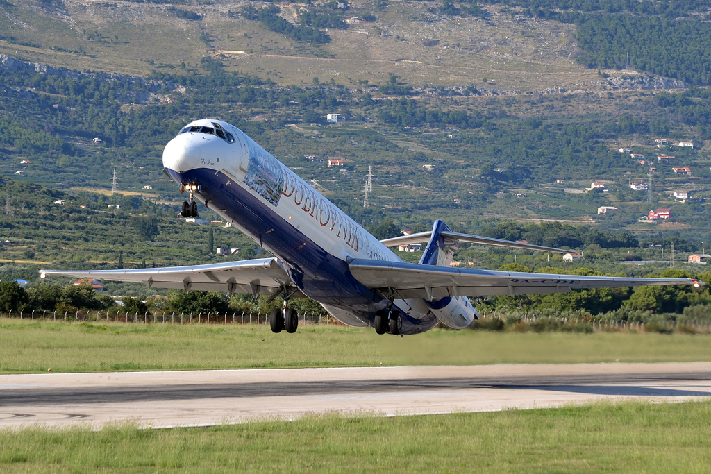 MD-82 (DC-9-82) Dubrovnik Airline 9A-CDE Split_Resnik (SPU/LDSP) August_6_2011