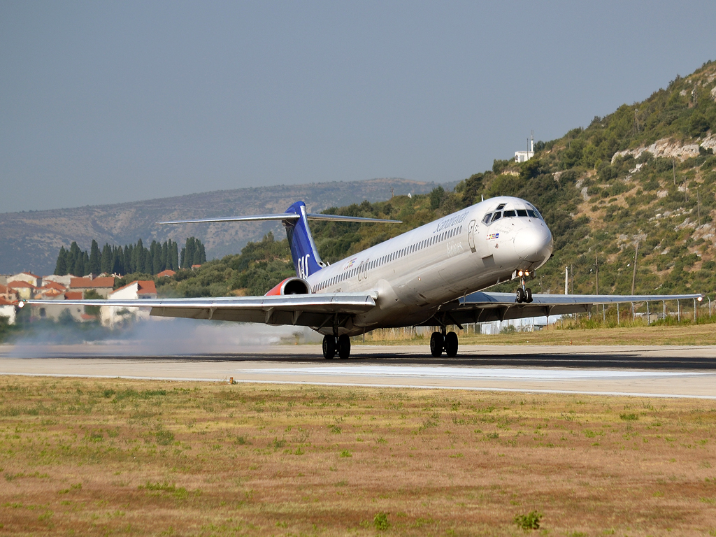 MD-81 (DC-9-81) SAS Scandinavian Airlines LN-RMT Split_Resnik (SPU/LDSP) August_04_2012