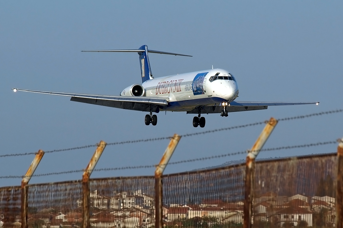 MD-82 (DC-9-82) Dubrovnik Airline 9A-CDC Split_Resnik August_9_2008