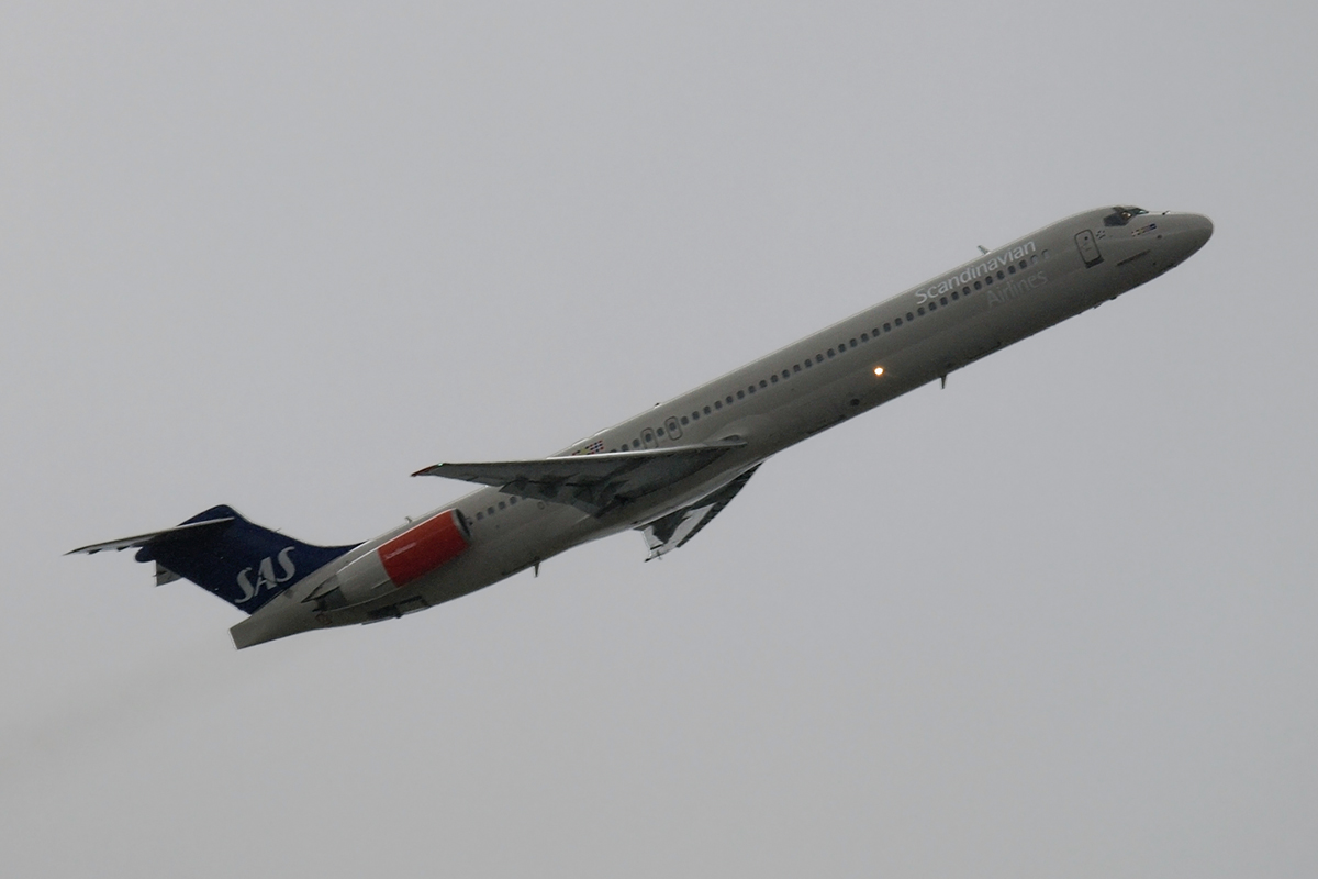 MD-82 (DC-9-82) SAS OY-KHG Amsterdam_Schiphol March_24_2008