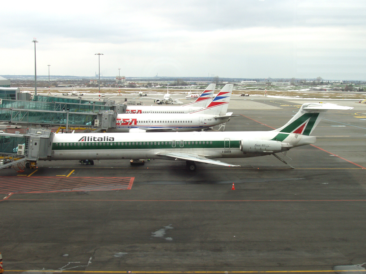 MD-82 (DC-9-82) Alitalia I-DATR Prague_Ruzyne January_31_2007