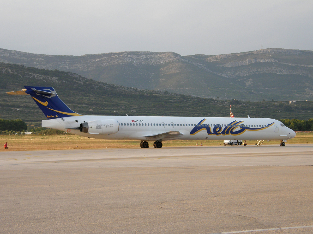 MD-90-30 Hello HB-JIC Split_Resnik August_08_2009