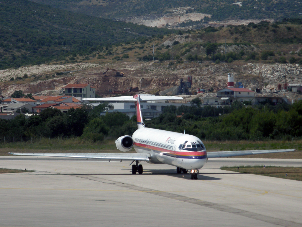 MD-82 (DC-9-82) Meridiana I-SMEM Split_Resnik August_11_2010