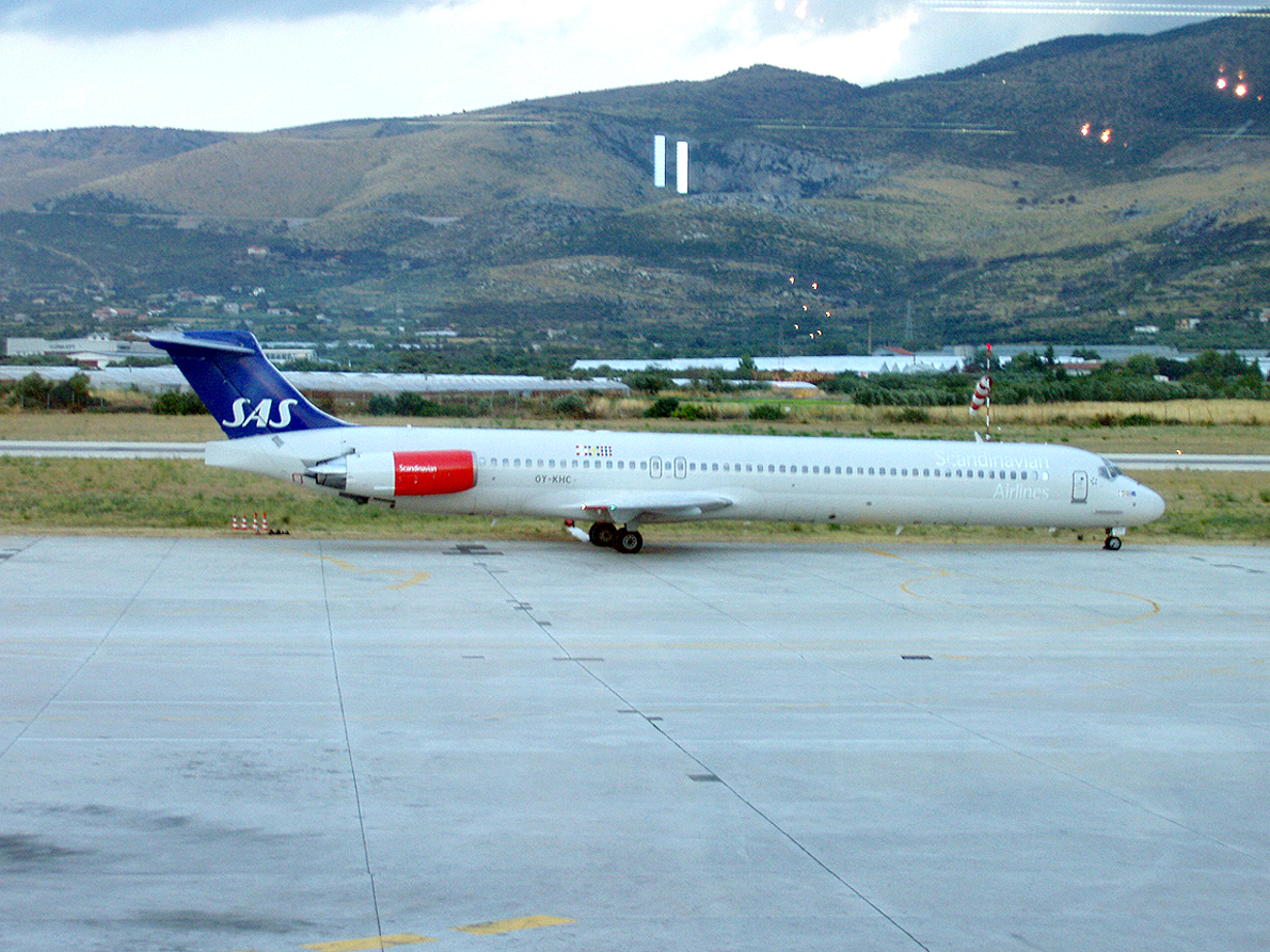 MD-82 (DC-9-82) SAS Scandinavian Airlines OY-KHC Split_Resnik August_12_2006