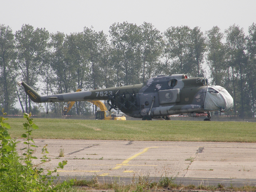 Mil Mi-8PPA Czech Air Force 7523 Prague_Kbely (LKKB) August_21_2009