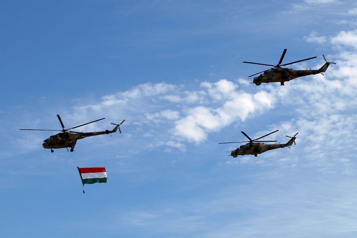 Mil Mi-8 and Mi-24 helicopters Hungarian air force Kecskemet August_17_2008