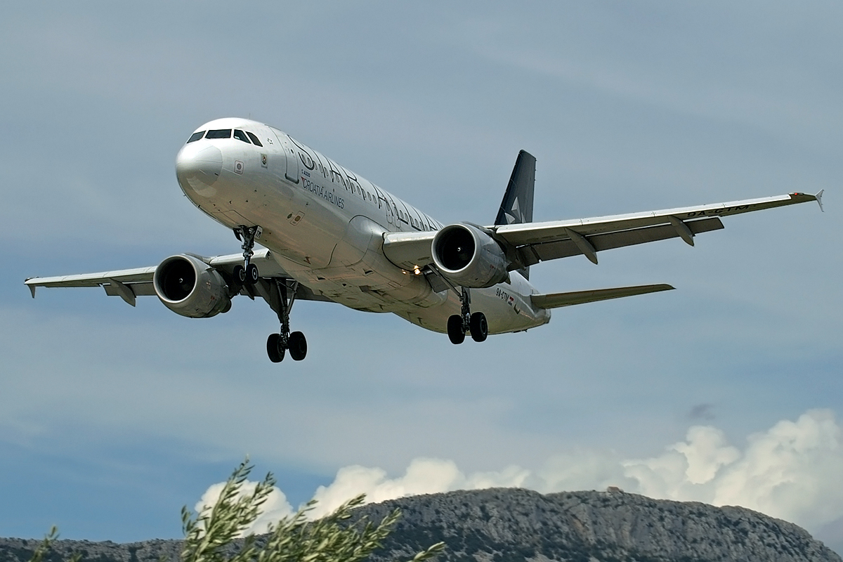 A320-212 Croatia Airlines 9A-CTM Split_Resnik (SPU/LDSP) August_9_2008