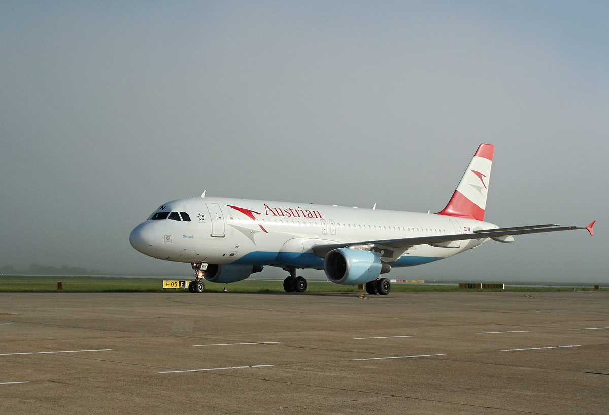 A320-214 Austrian Airlines OE-LBN Zagreb_Pleso August_11_2008