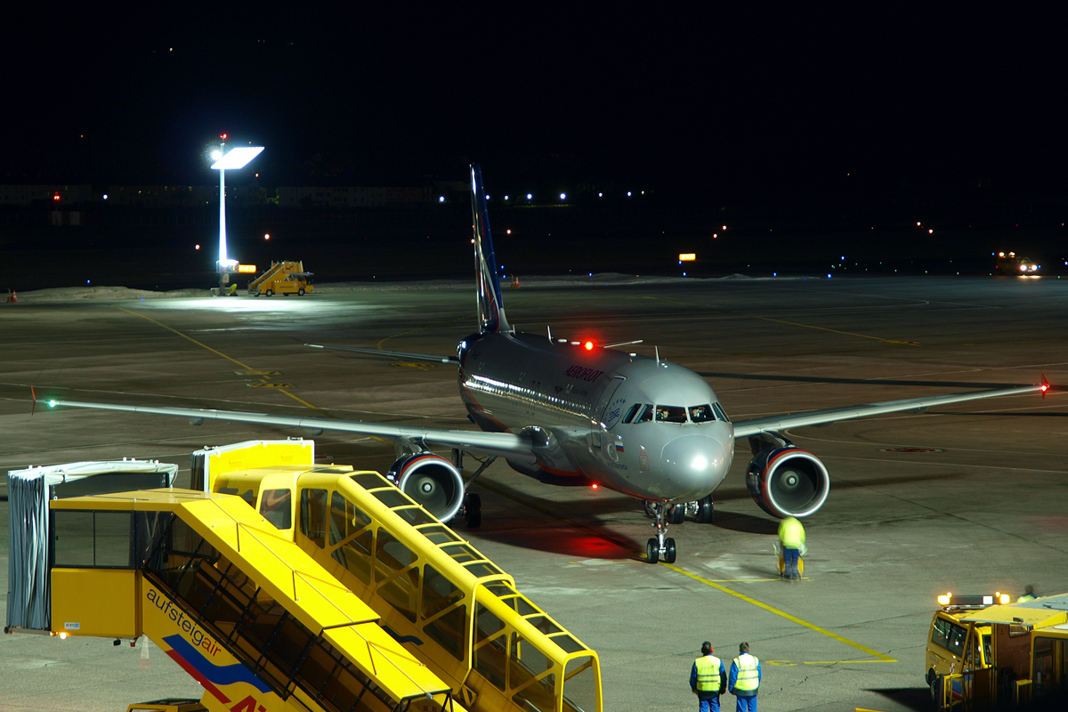 A320-214 Aeroflot Russian Airlines VP-BKY Salzburg (SZG/LOWS) January_9_2011