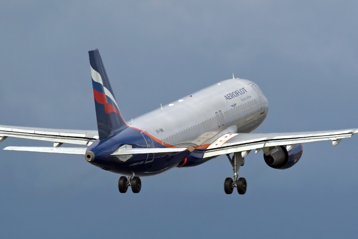 A320-214 Aeroflot Russian Airlines VP-BWI Amsterdam_Schiphol March_24_2008