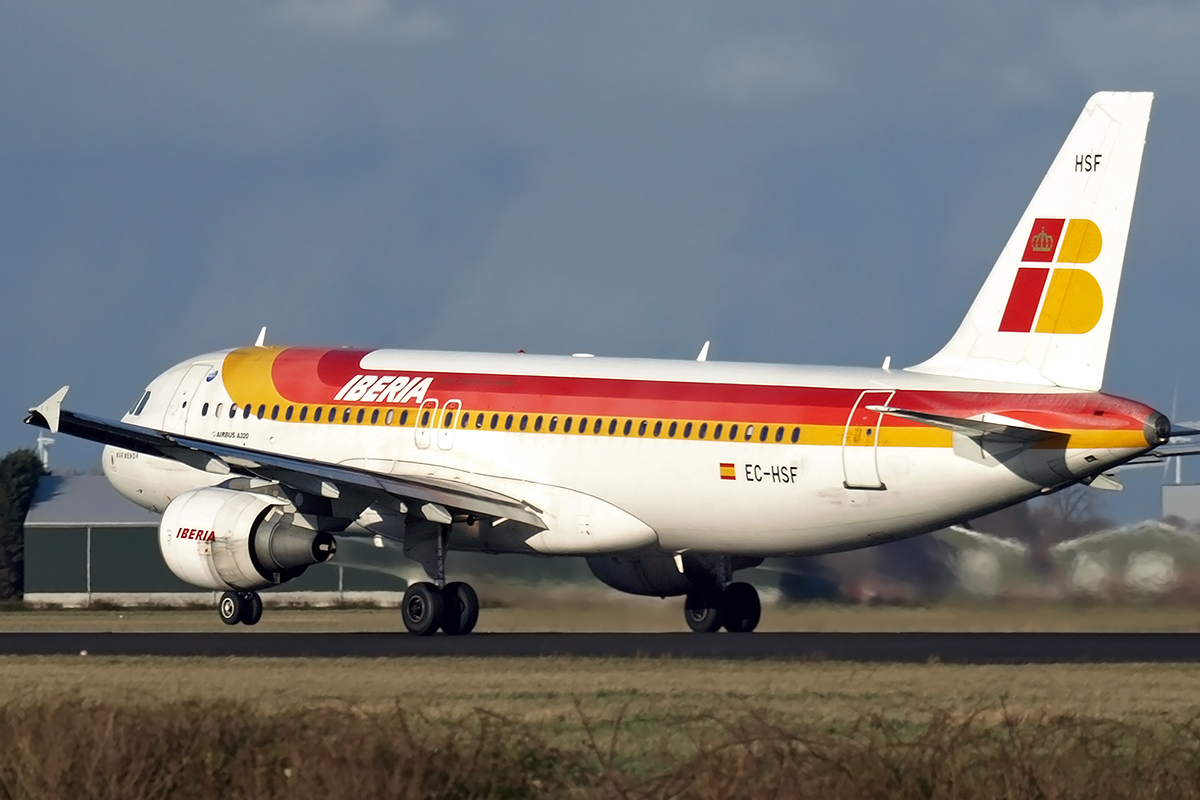 A320-214 Iberia EC-HSF Amsterdam_Schiphol March_24_2008