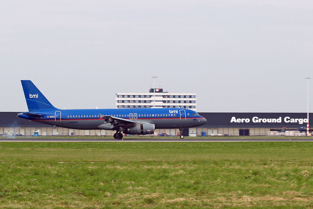 A320-232 BMI British Midland G-MIDZ Amsterdam Schiphol April_21_2006