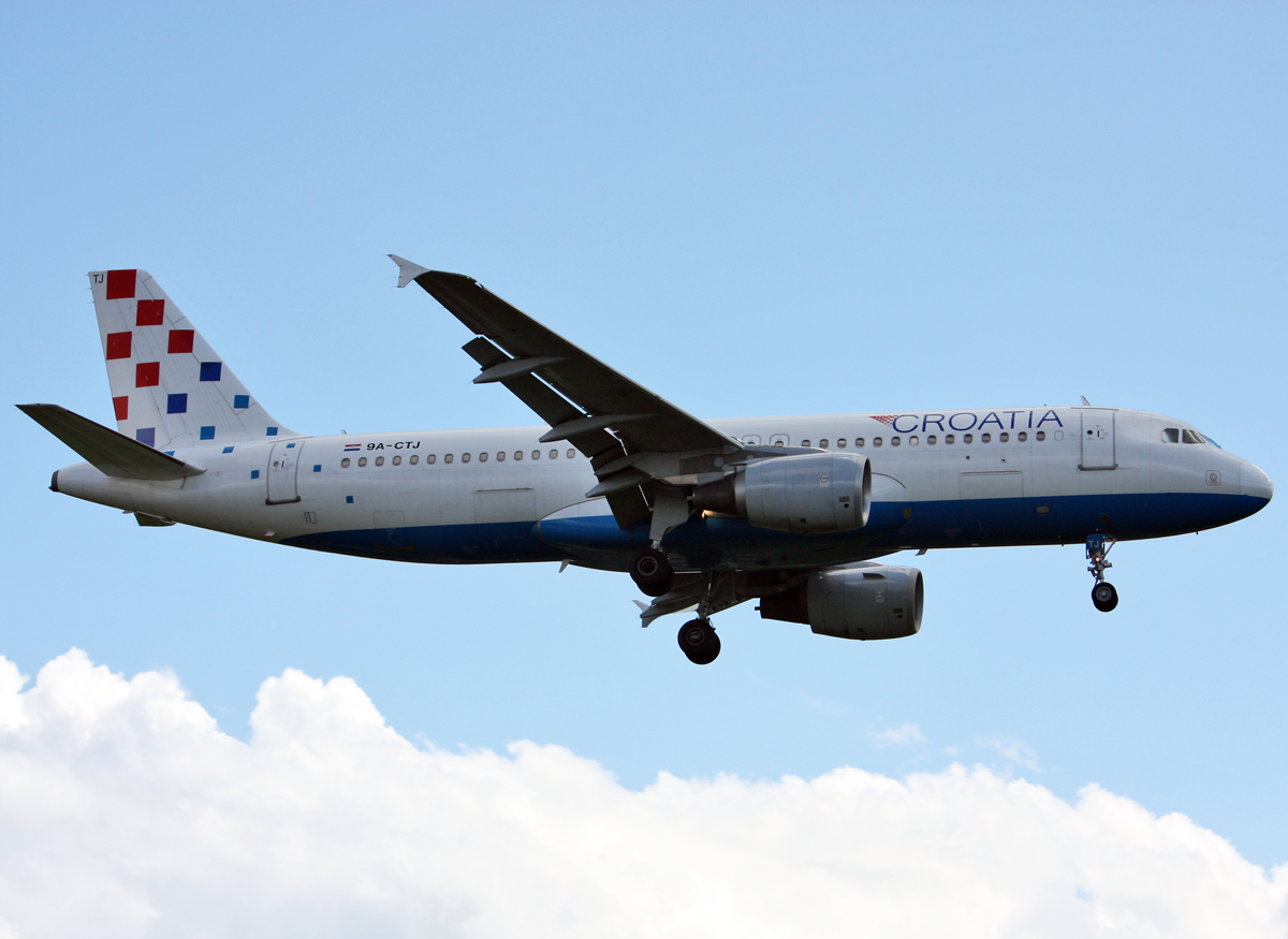 A320-214 Croatia Airlines 9A-CTJ Zagreb_Pleso April_17_2009