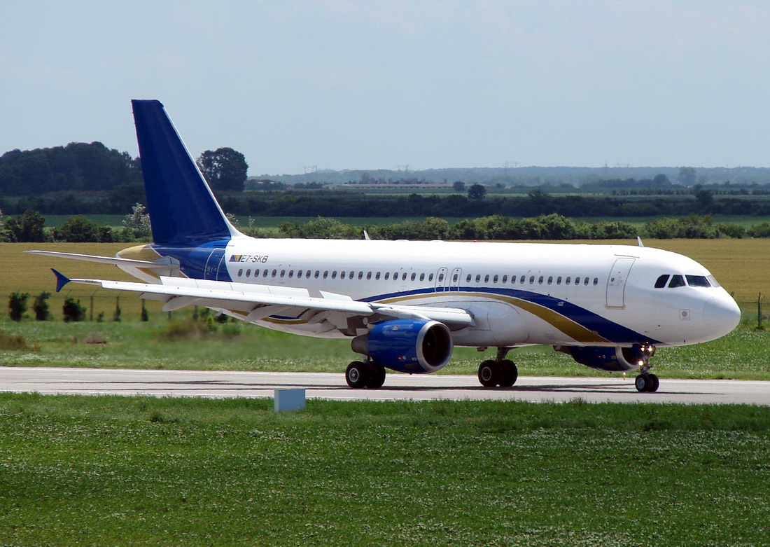 A320-212 Sky Bosnia E7-SKB Osijek_Klisa (OSI/LDOS) June_13_2012