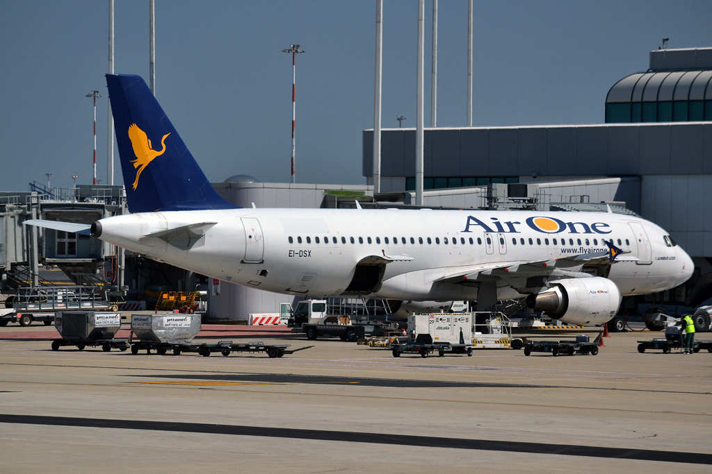 A320-216 Air One EI-DSX Rome_Fiumicino (FCO/LIRF) March_31_2015