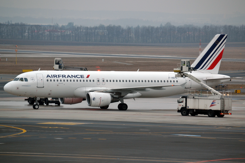 A320-214 Air France F-HEPE Prague_Ruzyne (PRG/LKPR) February_11_2013