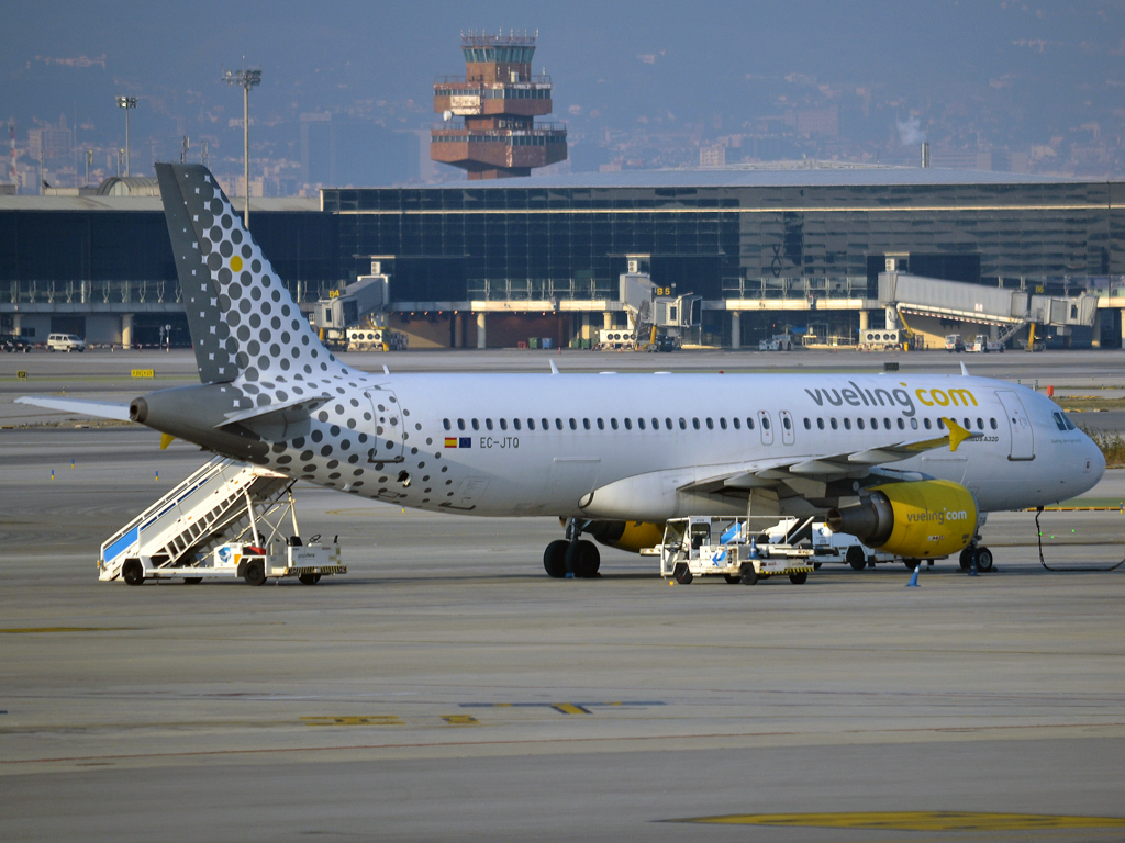 A320-214 Vueling Airlines EC-JTQ Barcelona (BCN/LEBL) February_03_2012