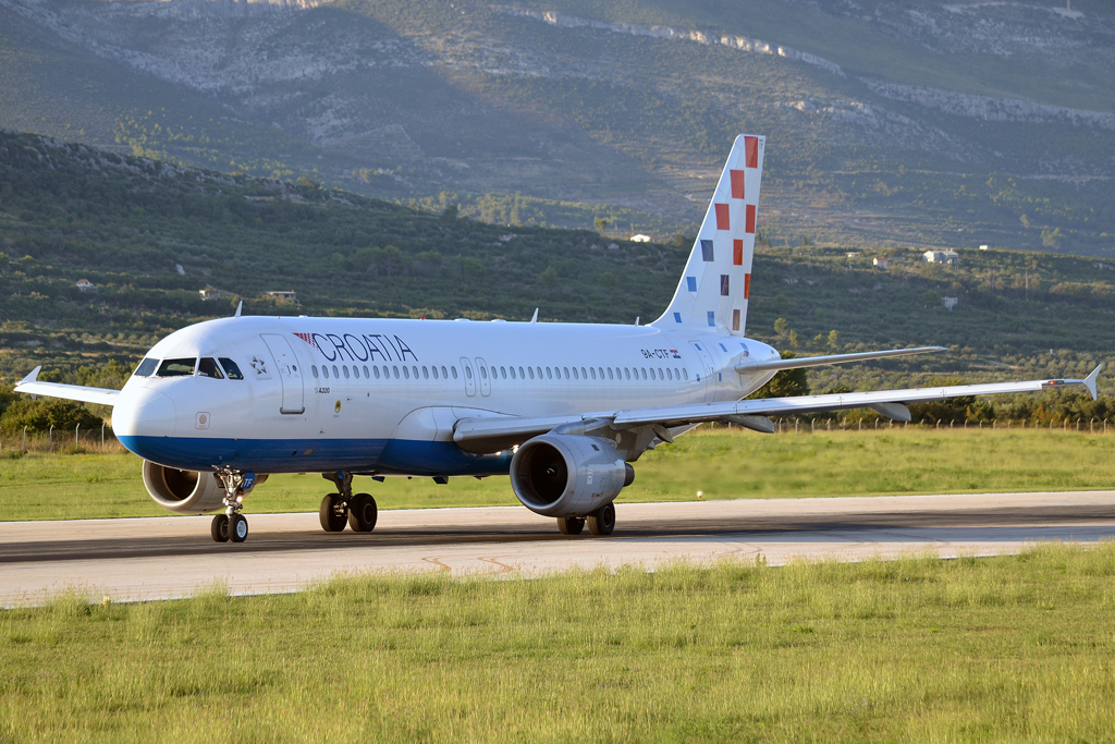 A320-212 Croatia Airlines 9A-CTF Split_Resnik (SPU/LDSP) August_6_2011