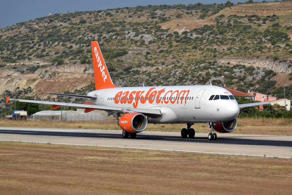 A320-214 EasyJet Airline G-EZUX Split_Resnik (SPU/LDSP) August_10_2013