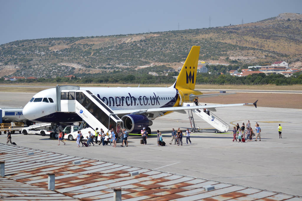 A320-214 Monarch Airlines G-OZBW Split_Resnik (SPU/LDSP) August_09_2013