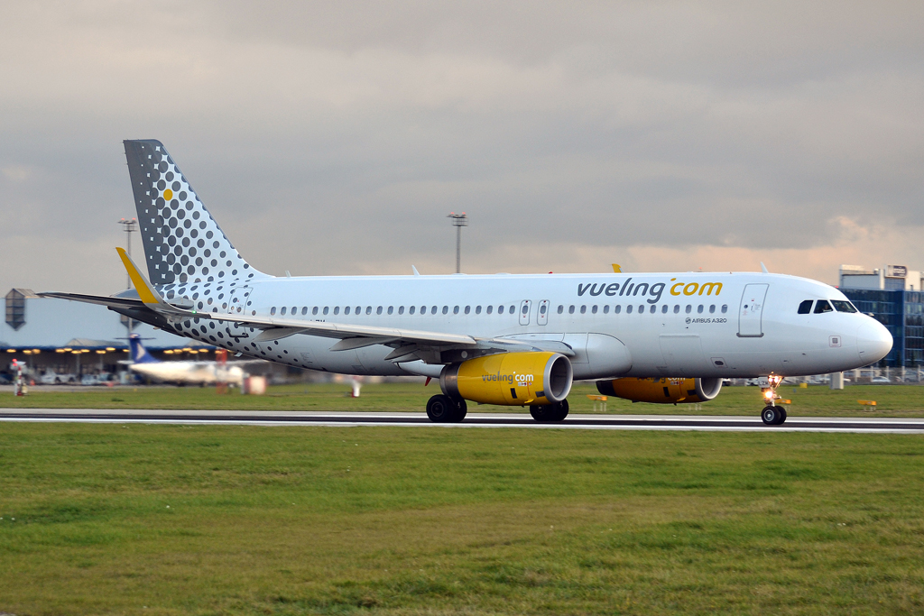 A320-232 Vueling Airlines EC-LZM Prague_Ruzyne (PRG/LKPR) November_16_2014