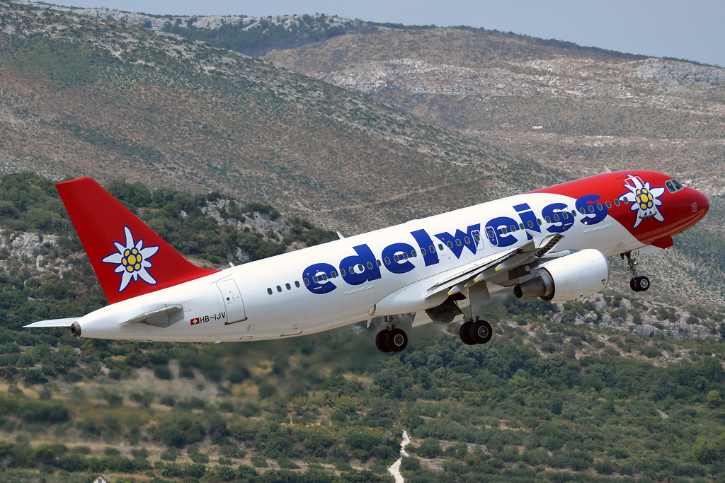 A320-214 Edelweiss Air HB-IJV Split_Resnik (SPU/LDSP) August_10_2013