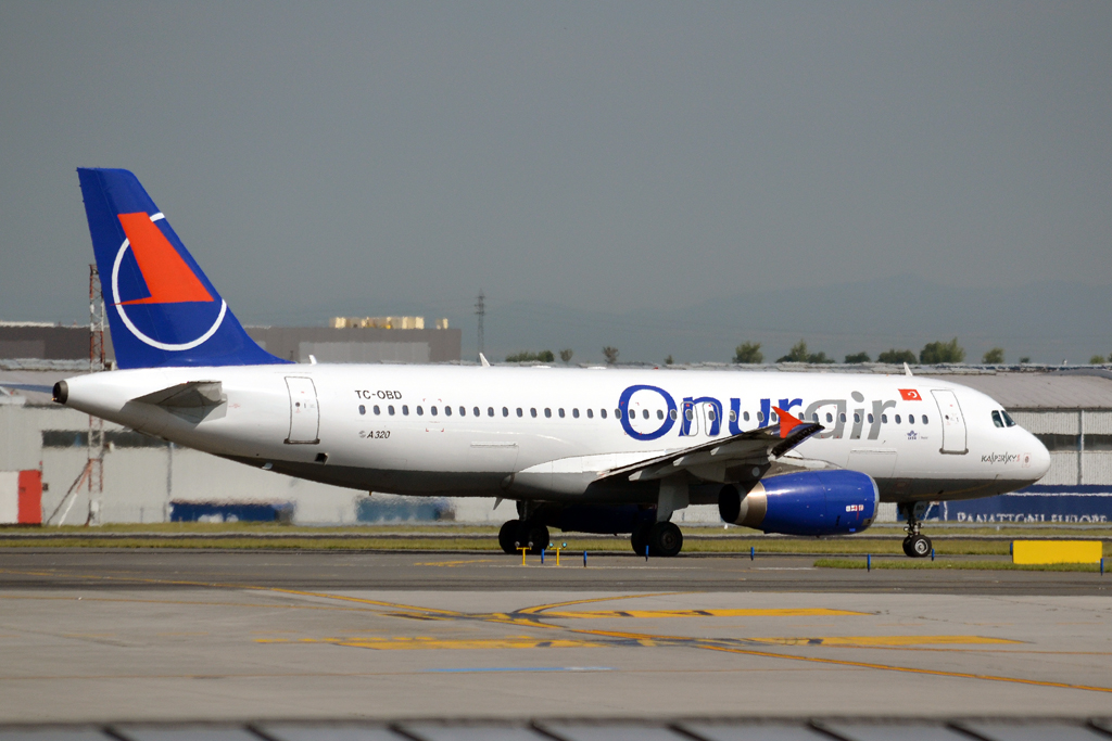 A320-232 Onur Air TC-OBD Prague_Ruzyne (PRG/LKPR) July_09_2011