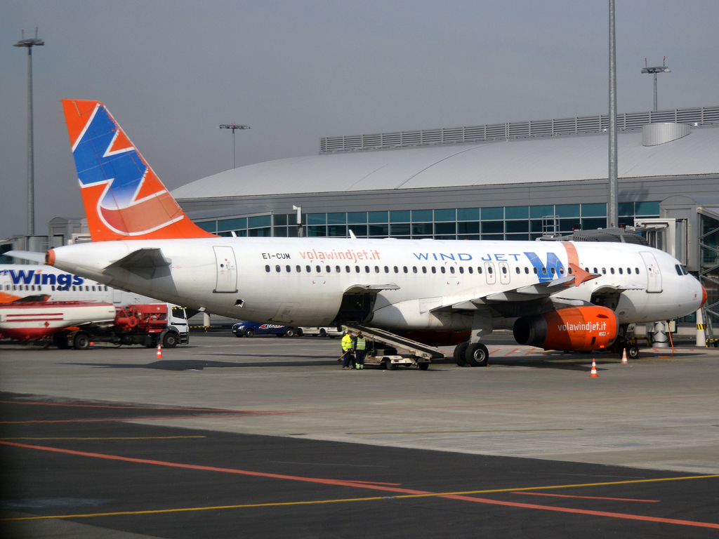 A320-232 WindJet EI-CUM Prague_Ruzyne (PRG/LKPR) March_05_2012