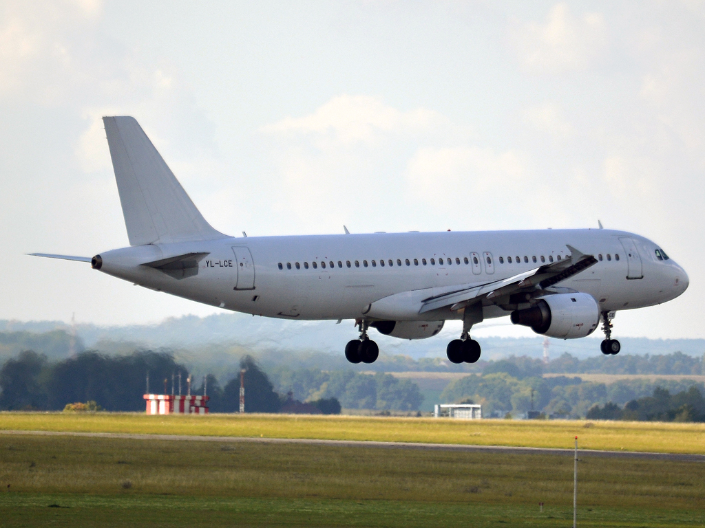 A320-214 SmartLynx Airlines YL-LCE Prague_Ruzyne (PRG/LKPR) September_30_2012