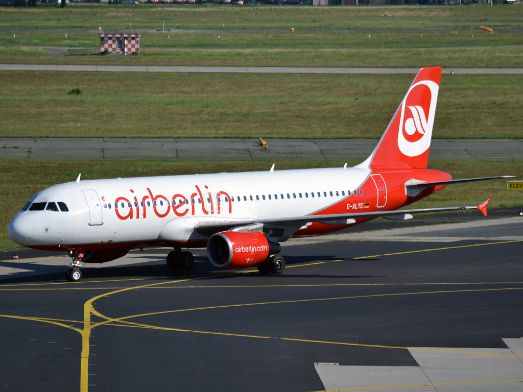 A320-214 Air Berlin D-ALTE Frankfurt_Main (FRA/EDDF) May_25_2012