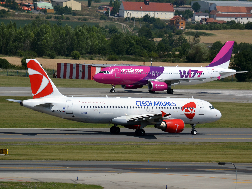 A320-214 CSA Czech Airlines OK-GEA Prague_Ruzyne (PRG/LKPR) July_09_2011