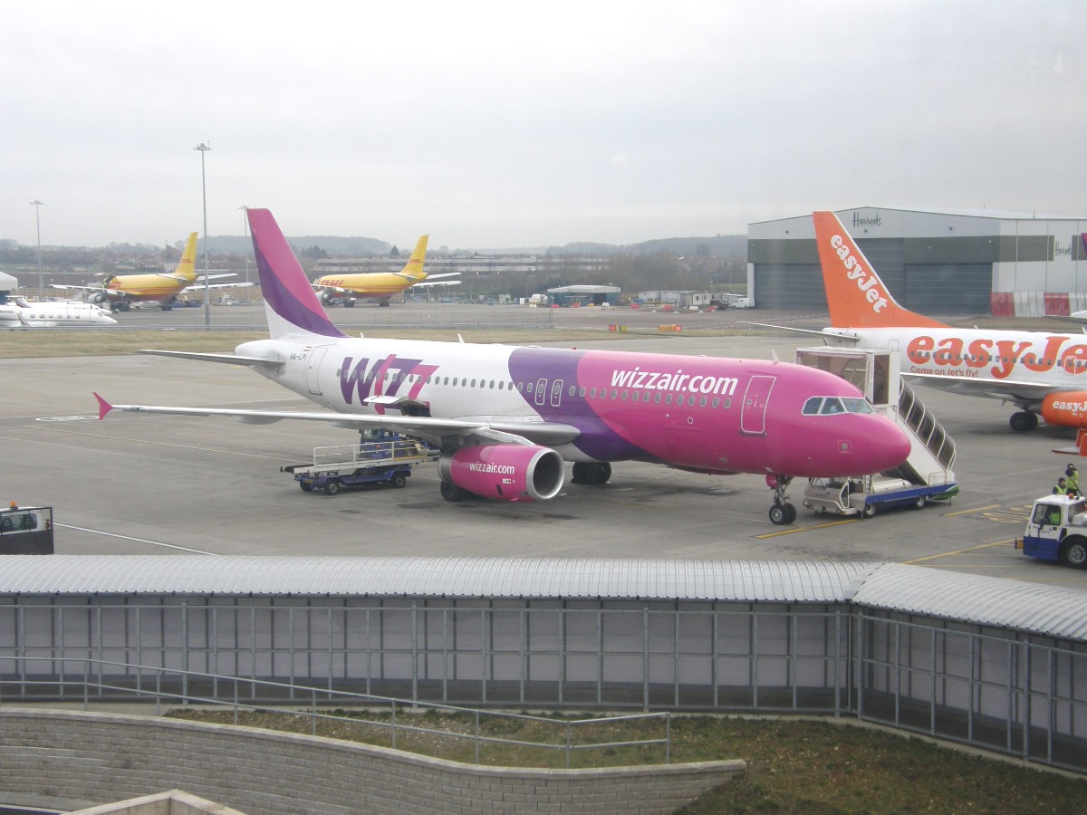 A320-232 Wizz Air HA-LPI London_Luton February_27_2009