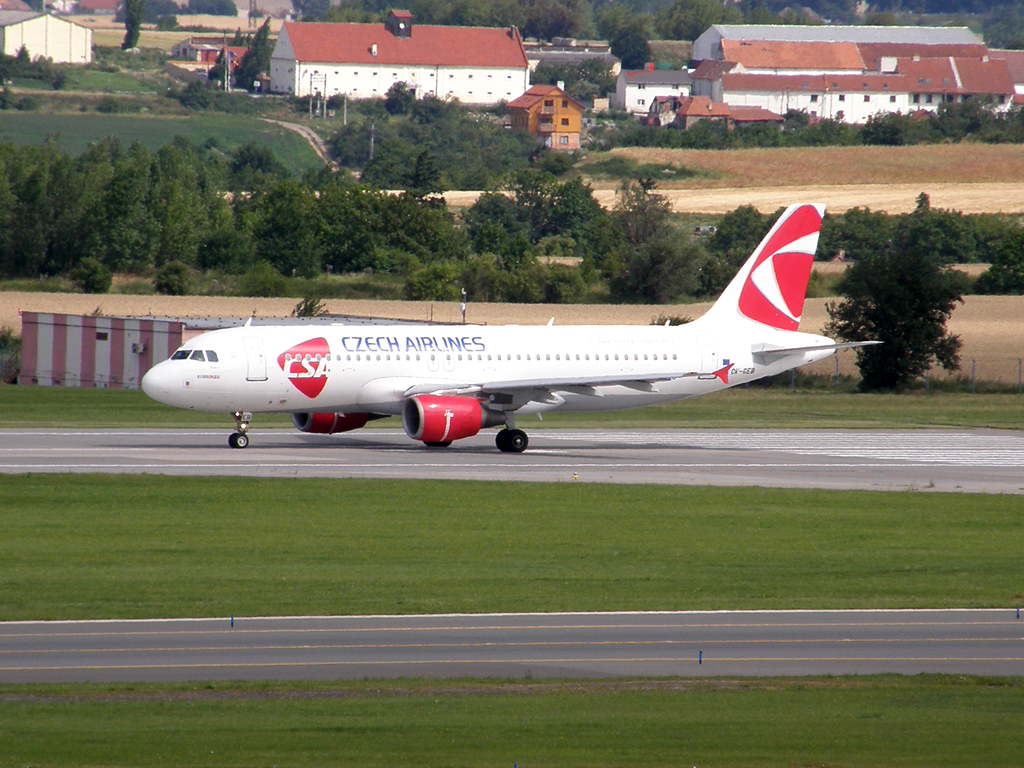 A320-214 ČSA - Czech Airlines OK-GEB Prague_Ruzyne July_25_2009