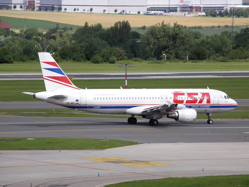 A320-214 ČSA - Czech Airlines OK-MEI Prague_Ruzyne July_25_2009