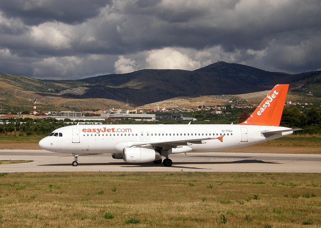 A320-232 EasyJet Airline G-TTOJ Split_Resnik (SPU/LDSP) August_7_2010