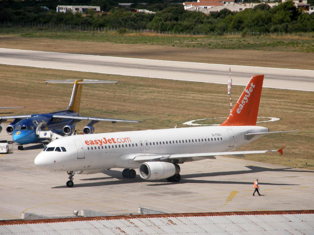 A320-232 EasyJet Airline G-TTOJ Split_Resnik (SPU/LDSP) August_7_2010