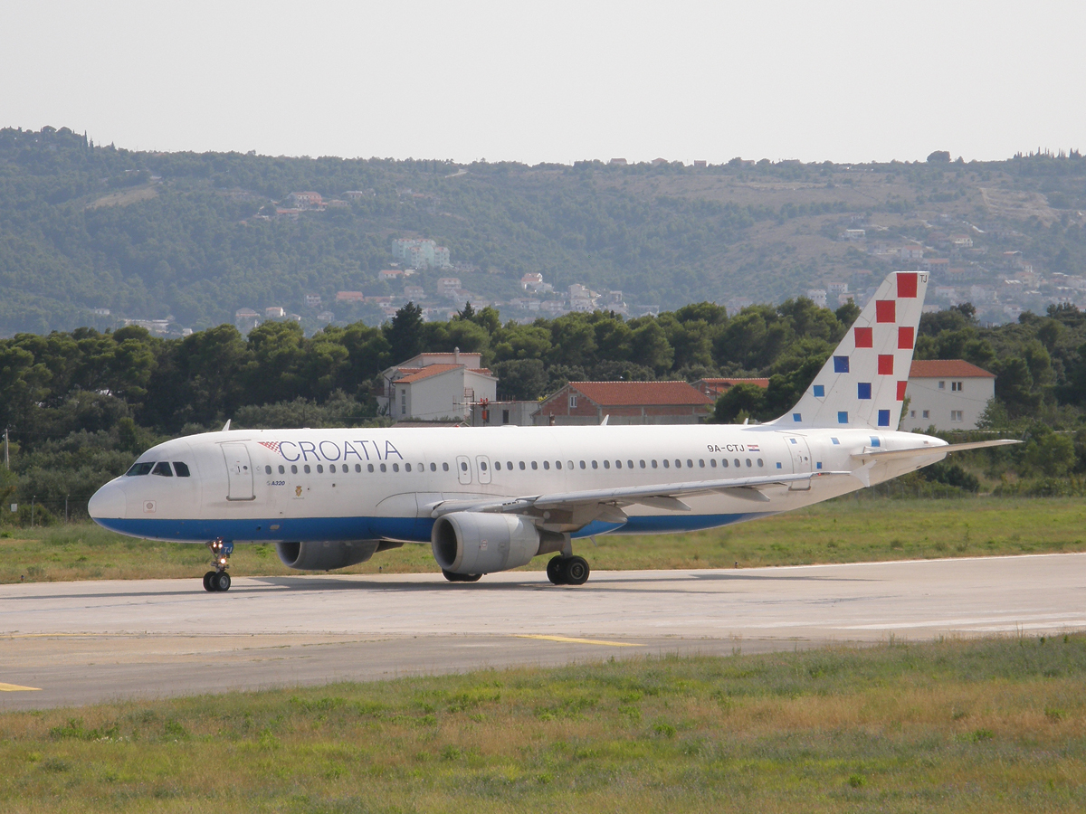 A320-214 Croatia Airlines 9A-CTJ Split_Resnik (SPU/LDSP) August_08_2009