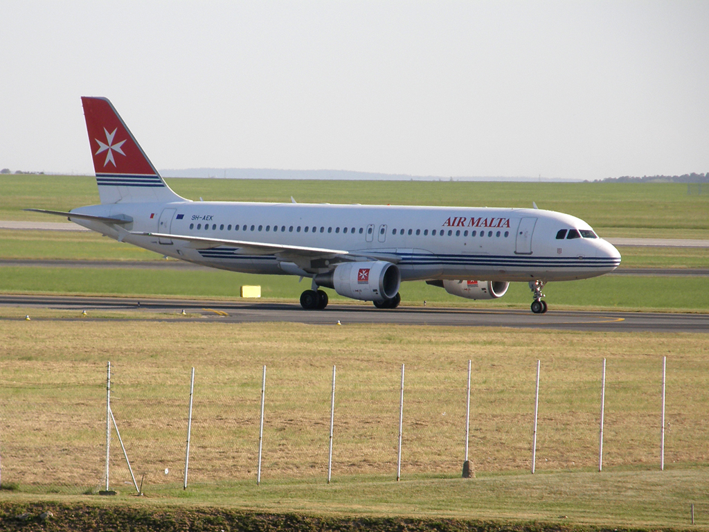 A320-211 Air Malta 9H-AEK Prague_Ruzyne August_20_2009