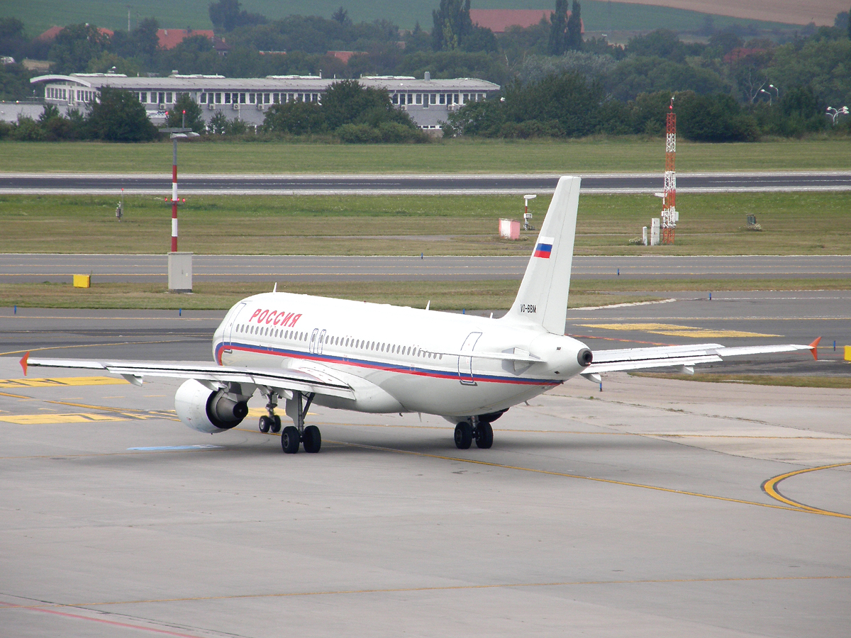 A320-214 Rossiya - Russian Airlines VQ-BBM Prague_Ruzyne August_22_2009