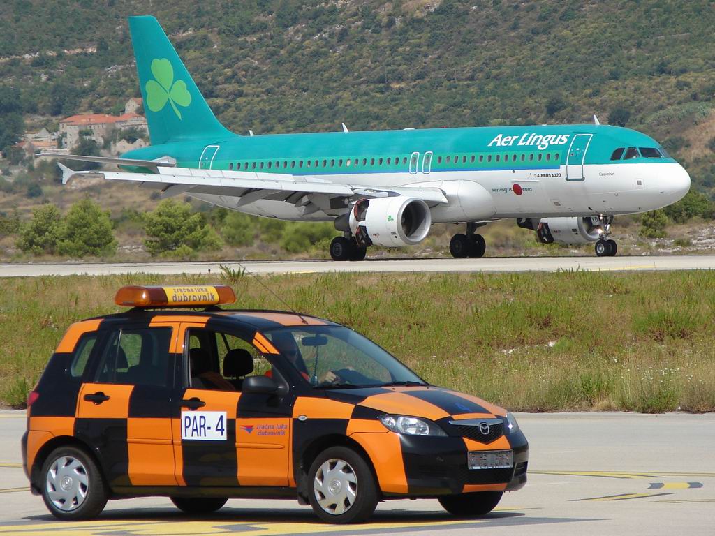 A320-214 Aer Lingus EI-CVD Dubrovnik_Cilipi September_7_2008